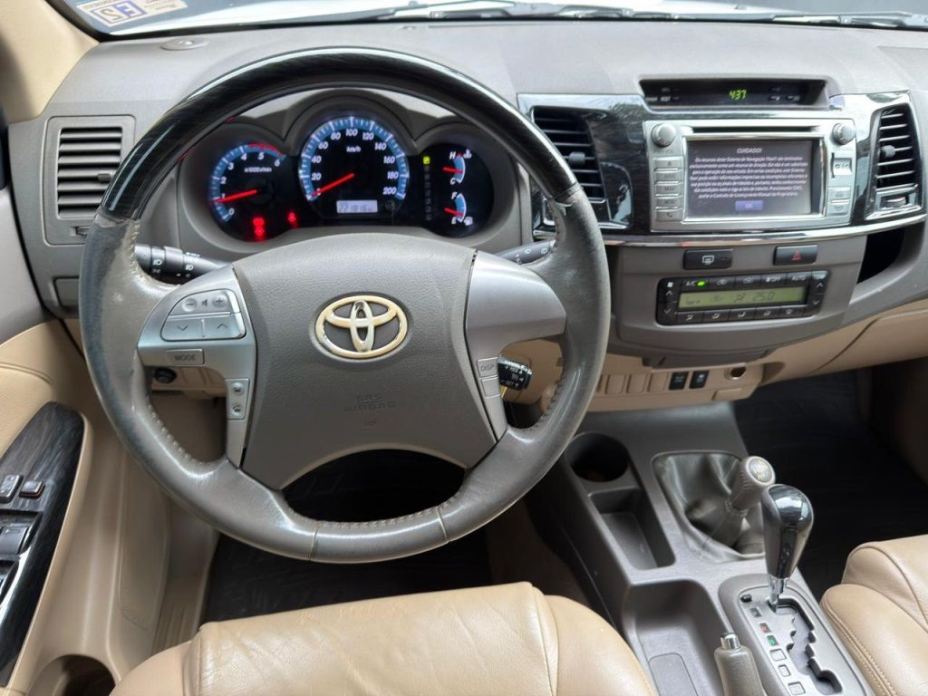 TOYOTA Hilux SW4 SRV D4-D 3.0TDi 16v 4x4 2013 - miniatura 9