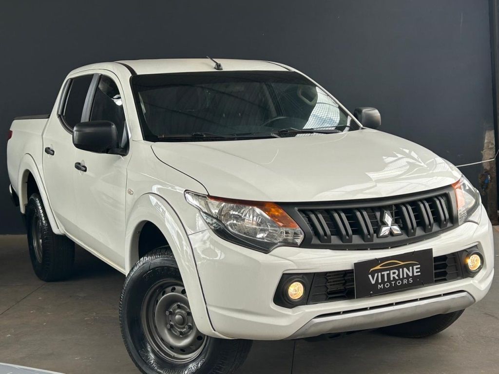 Vista principal de MITSUBISHI L200 Triton GL 2.4TDi 16v 4X4 C.D. 2023