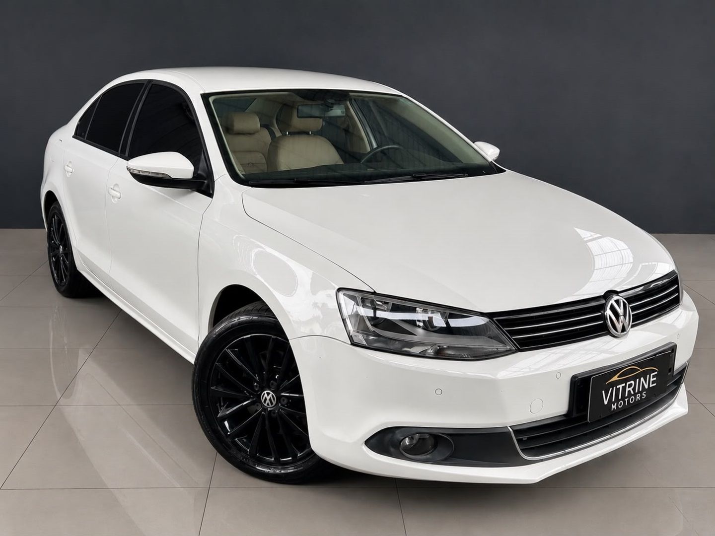 VOLKSWAGEN Jetta Highline 2.0 16v TSi 2013