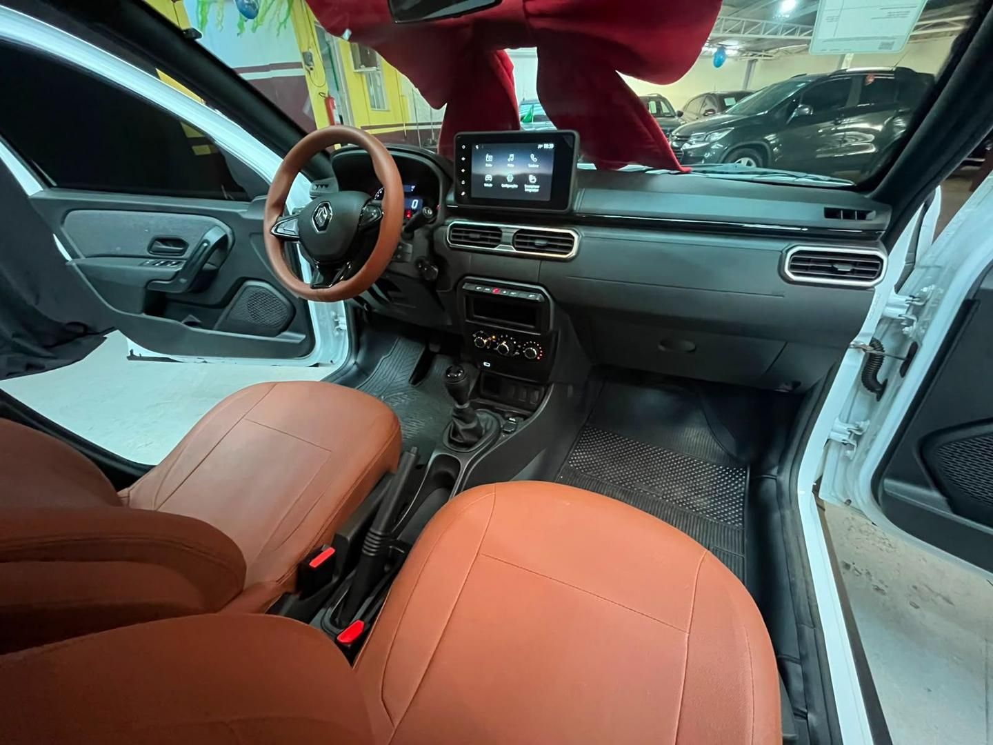RENAULT Duster Oroch Intense 1.6 16v 2025 - miniatura 14