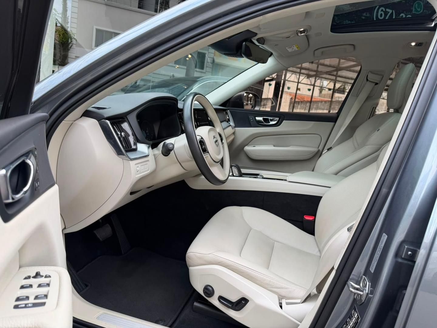 VOLVO XC60 T-8 Momentum 2.0T 16v AWD 2020 - miniatura 7