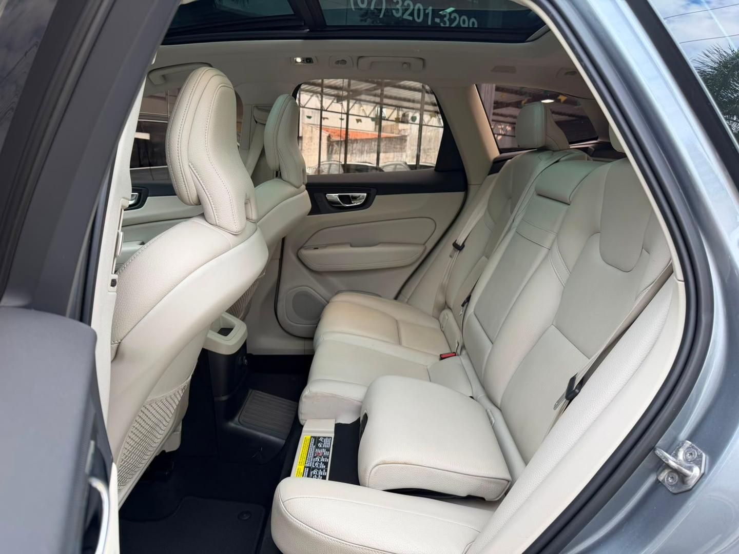 VOLVO XC60 T-8 Momentum 2.0T 16v AWD 2020 - miniatura 8
