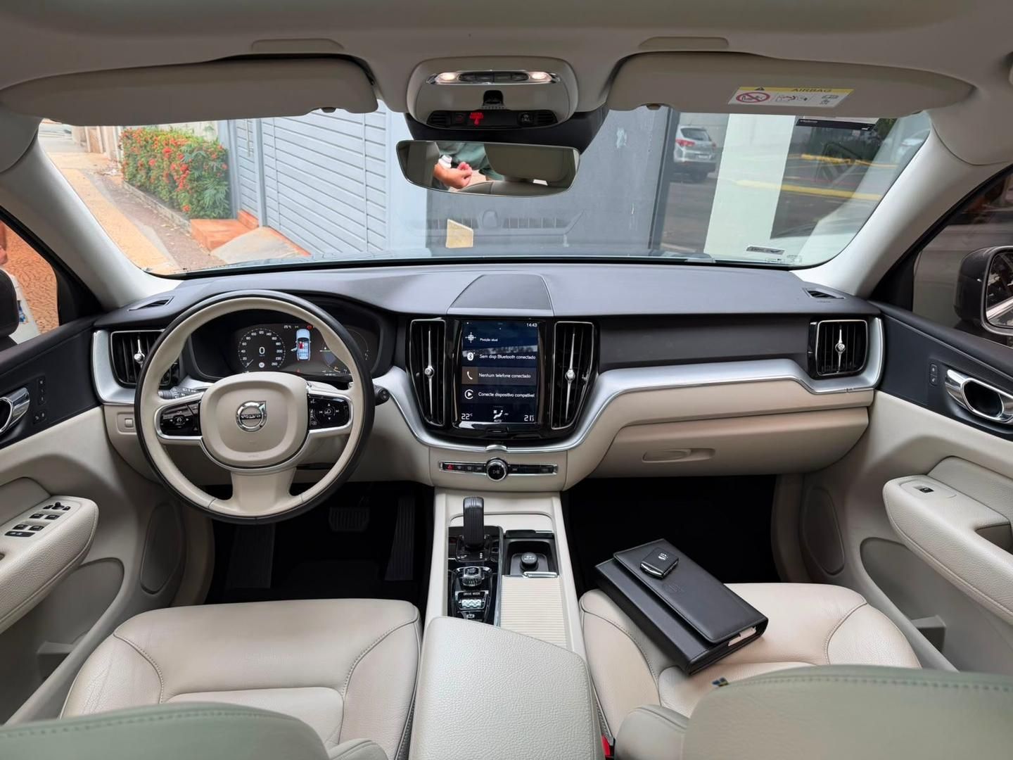VOLVO XC60 T-8 Momentum 2.0T 16v AWD 2020 - miniatura 9