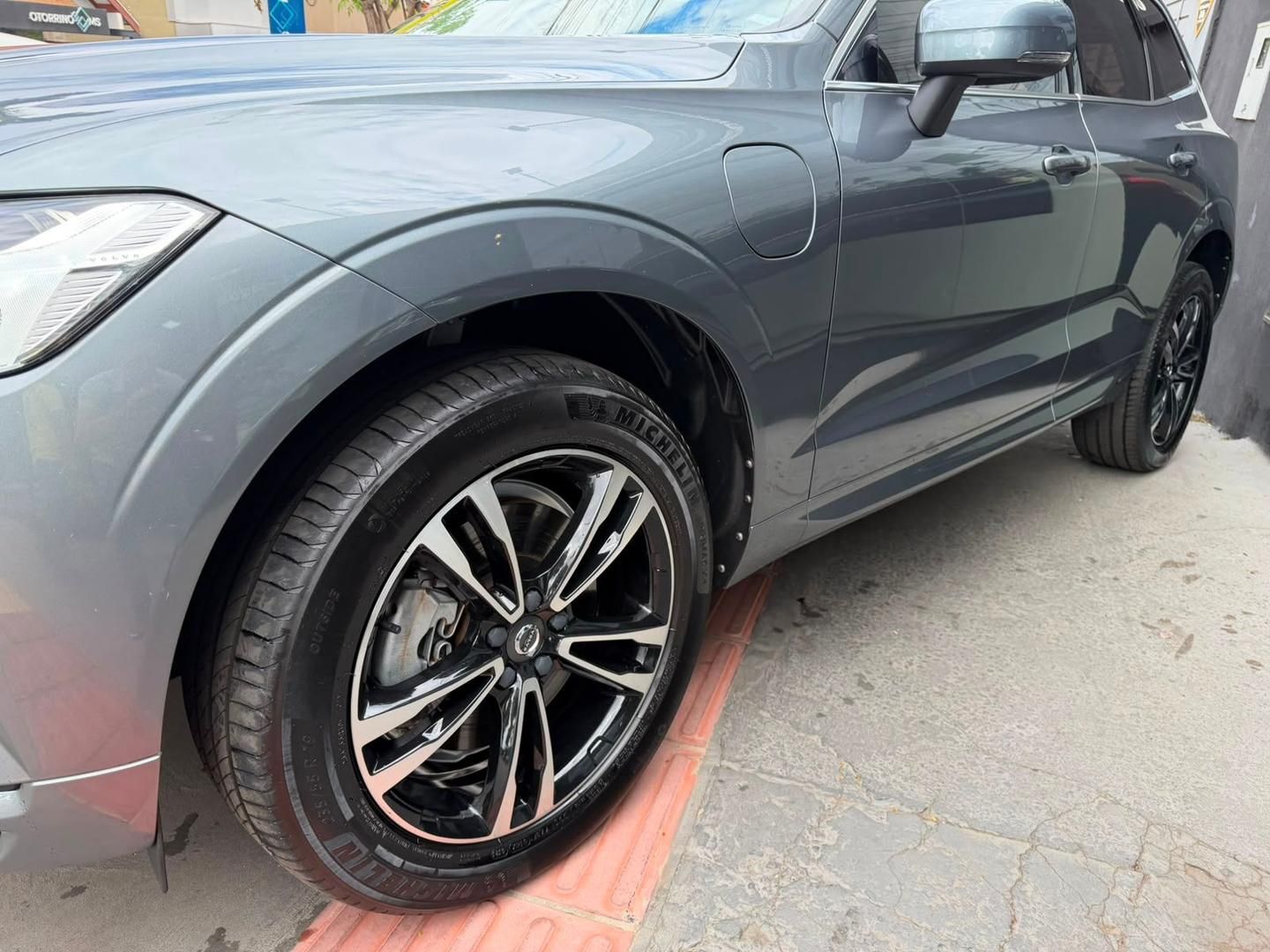 VOLVO XC60 T-8 Momentum 2.0T 16v AWD 2020 - miniatura 11
