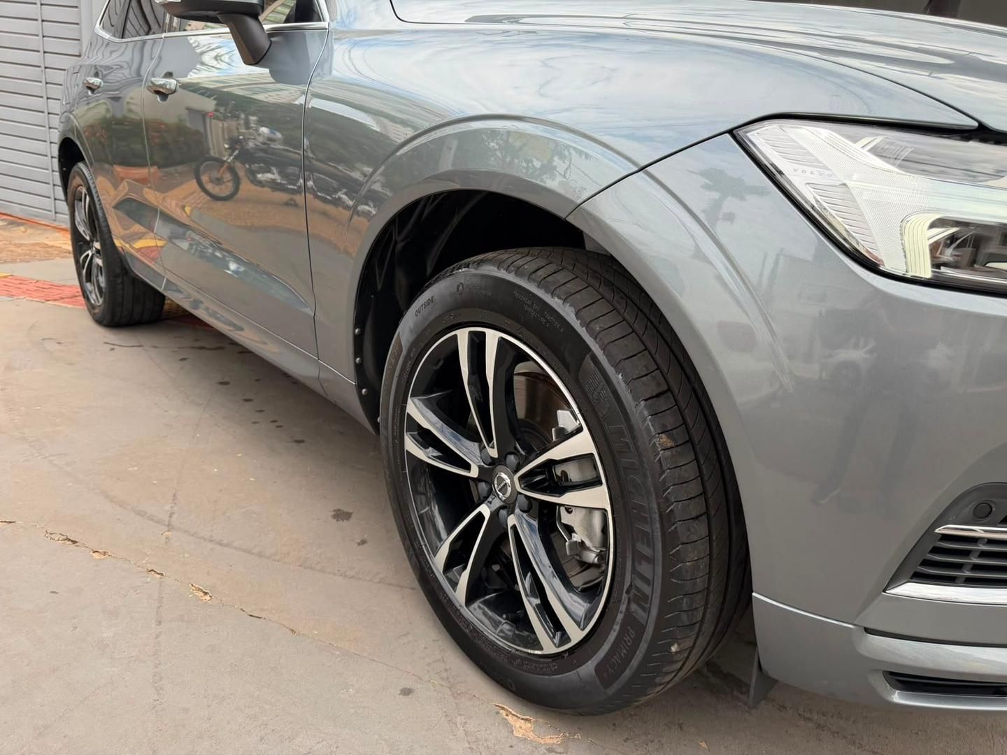 VOLVO XC60 T-8 Momentum 2.0T 16v AWD 2020 - miniatura 12