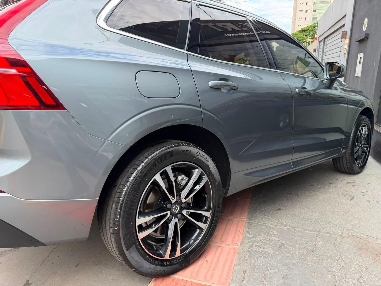 VOLVO XC60 T-8 Momentum 2.0T 16v AWD 2020 - miniatura 13