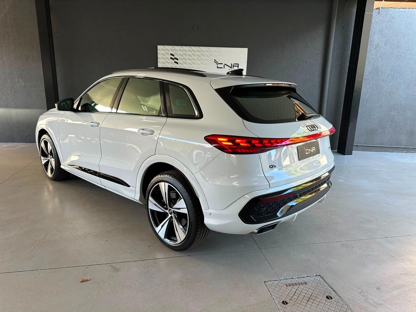 AUDI Q5 S-Line 2.0 TFSi 16v Quattro 2025 - miniatura 3