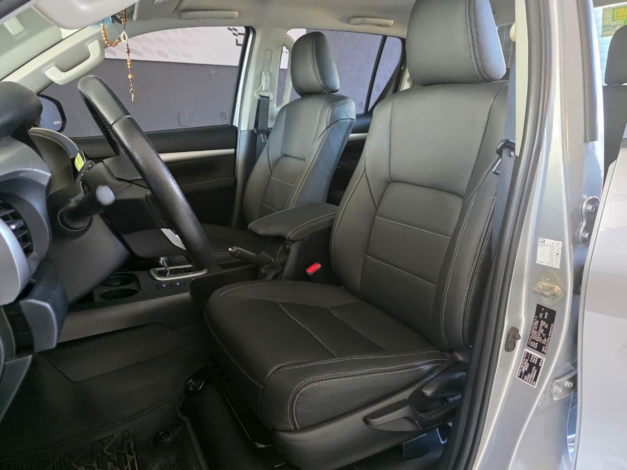 TOYOTA Hilux SR D4-D 2.8TDi 16v 4X4 C.D. 2025 - miniatura 5