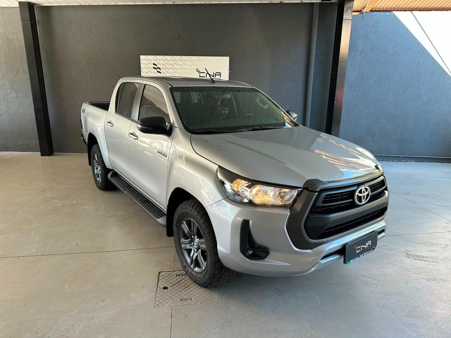 TOYOTA Hilux SR D4-D 2.8TDi 16v 4X4 C.D. 2025 - miniatura 8