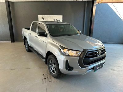 TOYOTA Hilux SR D4-D 2.8TDi 16v 4X4 C.D. 2025 - miniatura 8