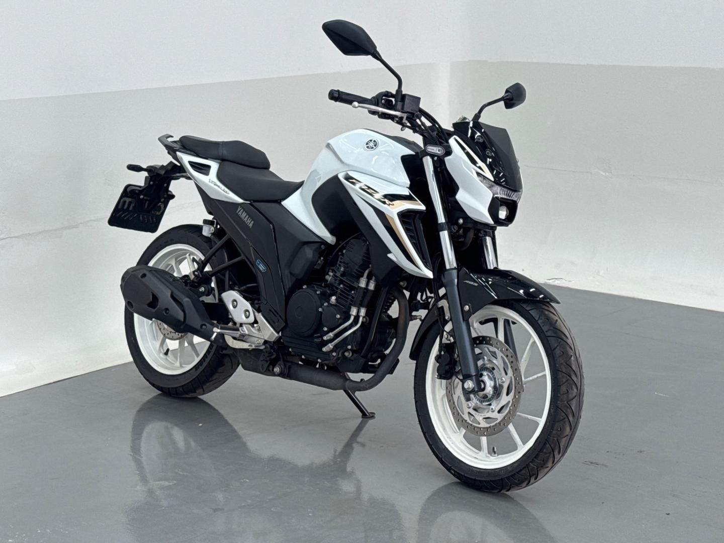 YAMAHA FZ25 250 Fazer Connected 2025