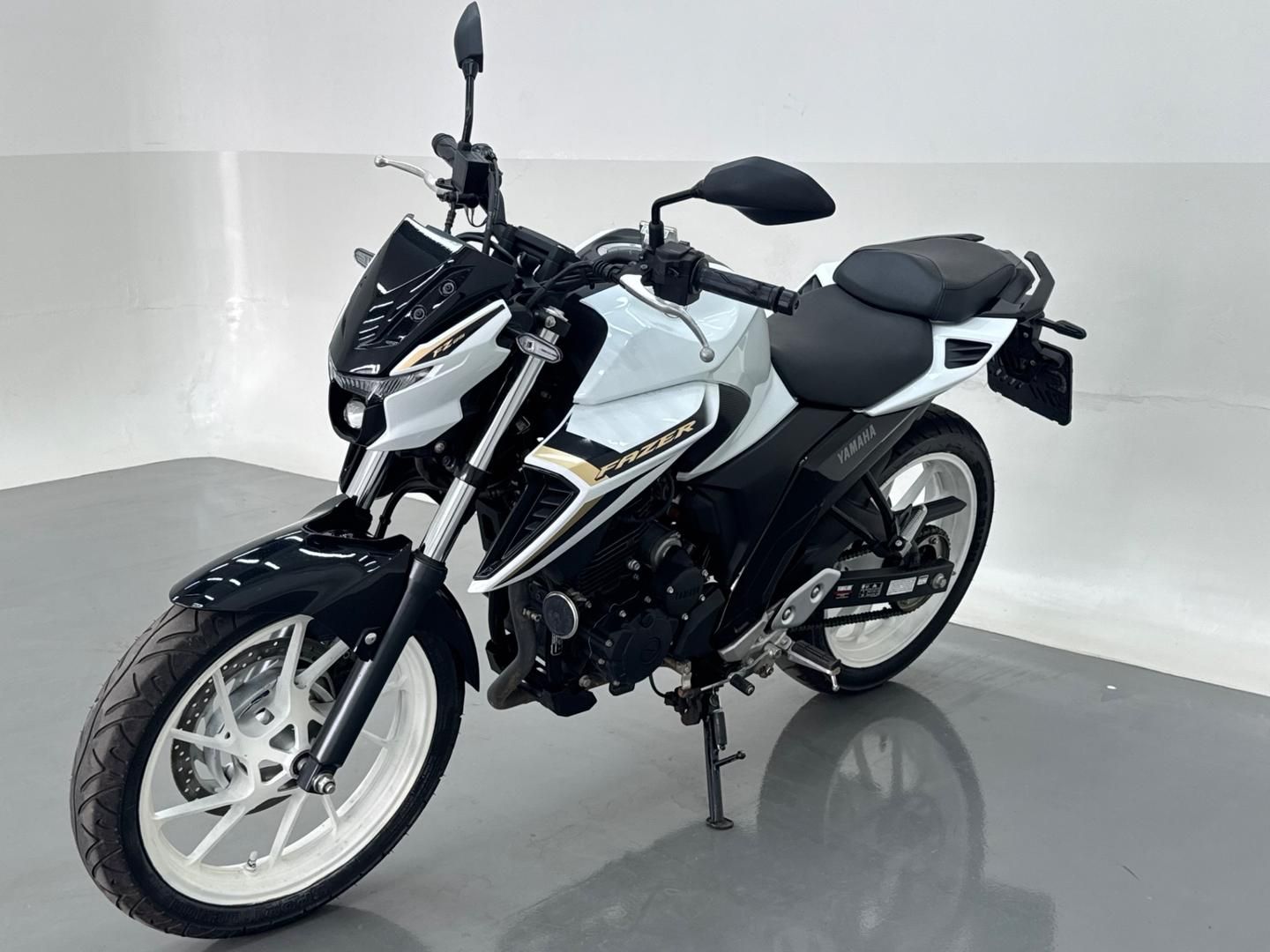 YAMAHA FZ25 250 Fazer Connected 2025 - miniatura 3