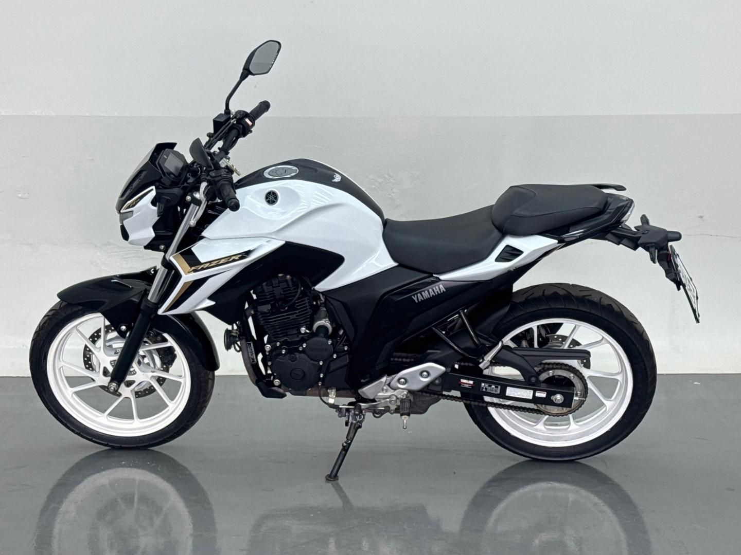 YAMAHA FZ25 250 Fazer Connected 2025 - miniatura 9