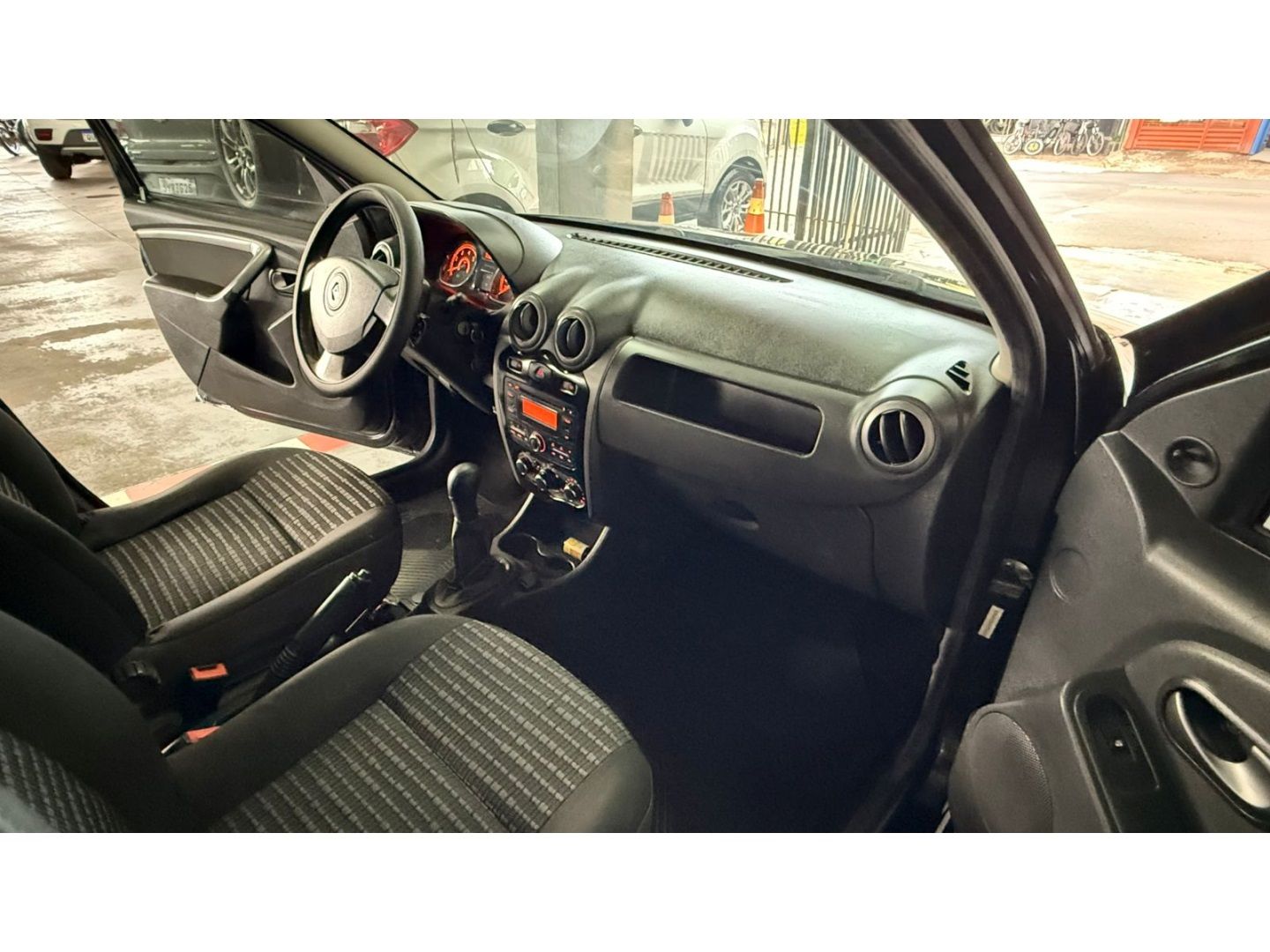 RENAULT Sandero Expression 1.6 2012 - miniatura 8