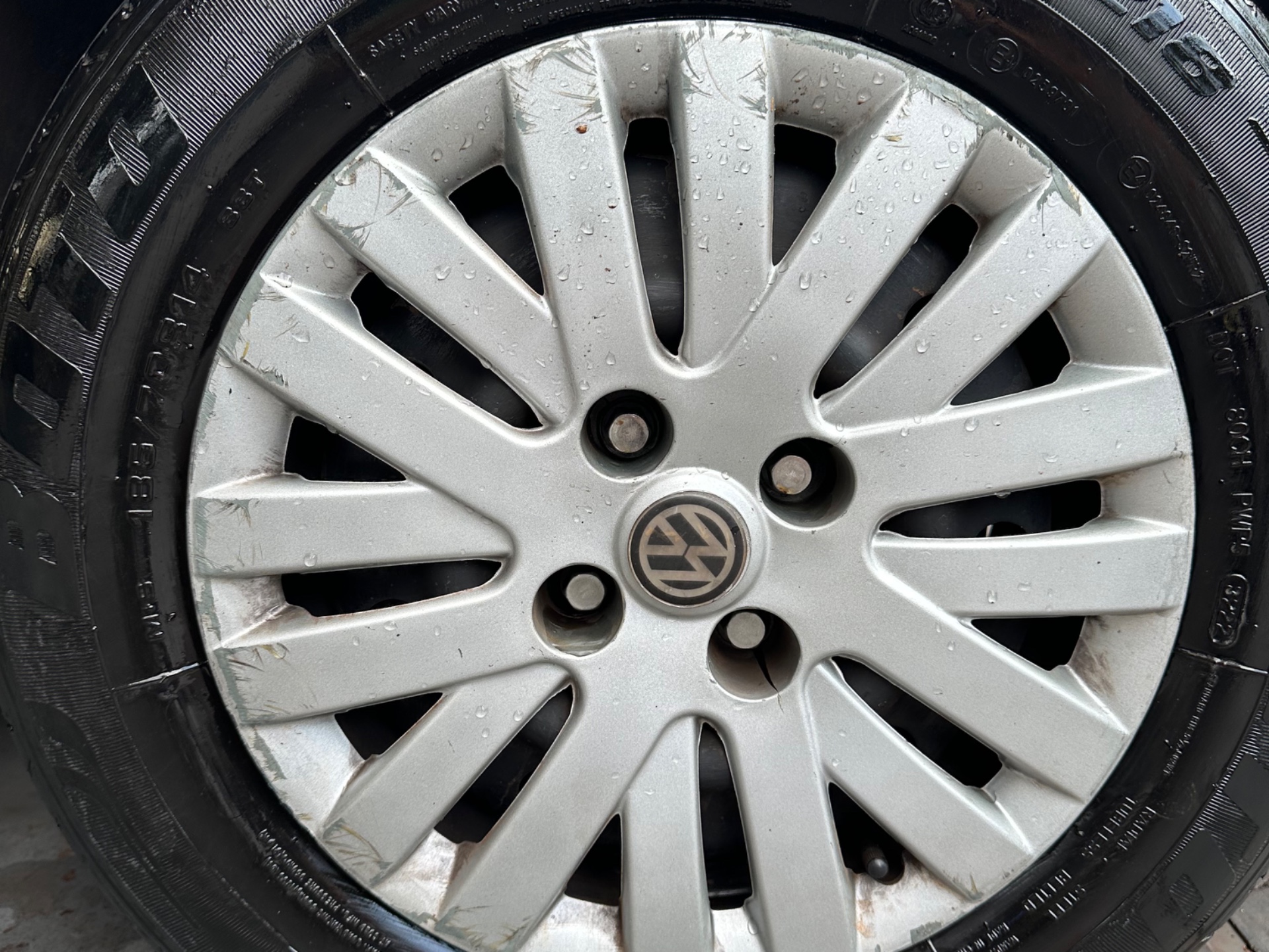 VOLKSWAGEN Gol 1.0 4p. 2010 - miniatura 11