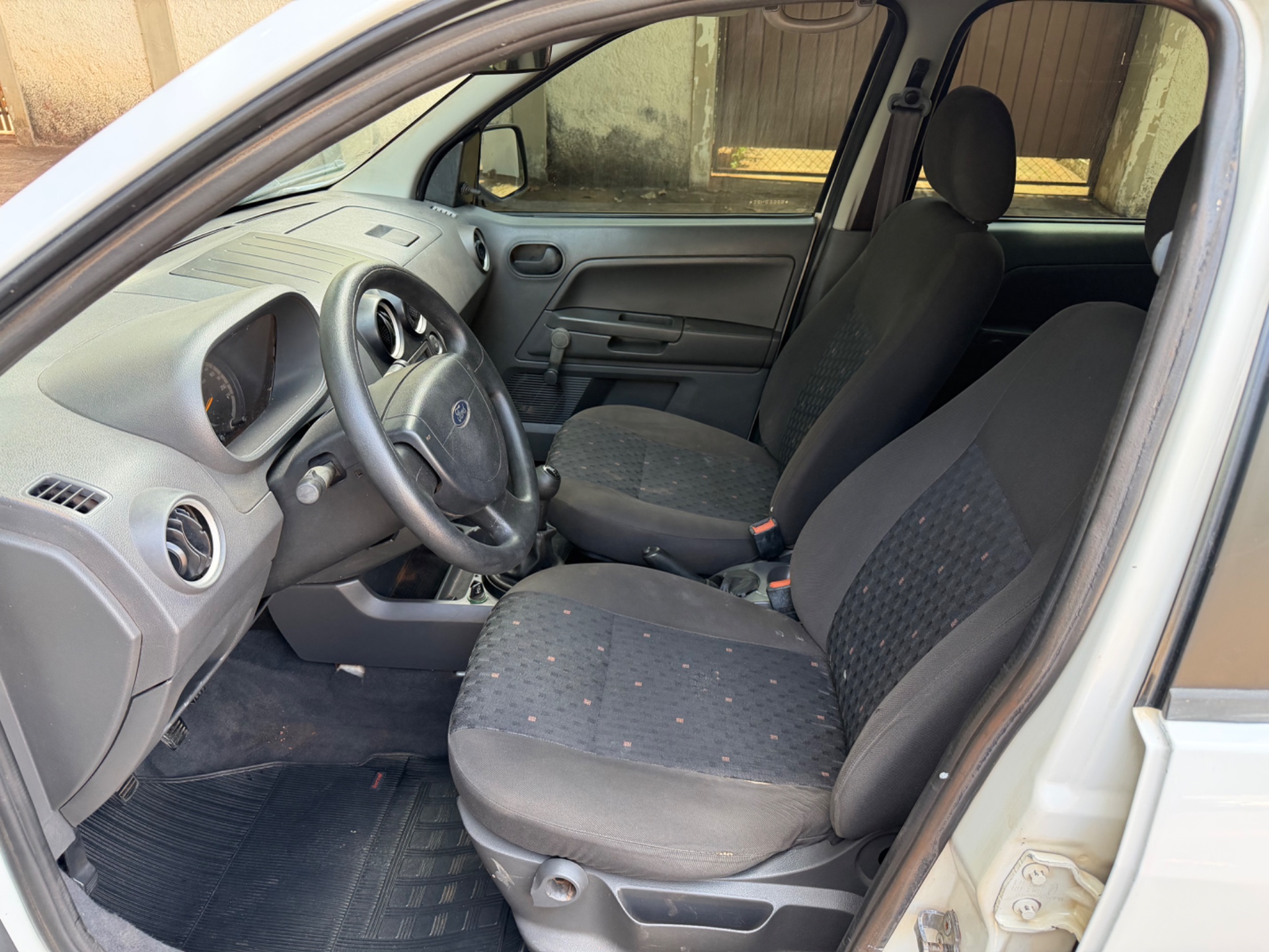 FORD EcoSport XL 1.0 Supercharger 2005 - miniatura 6