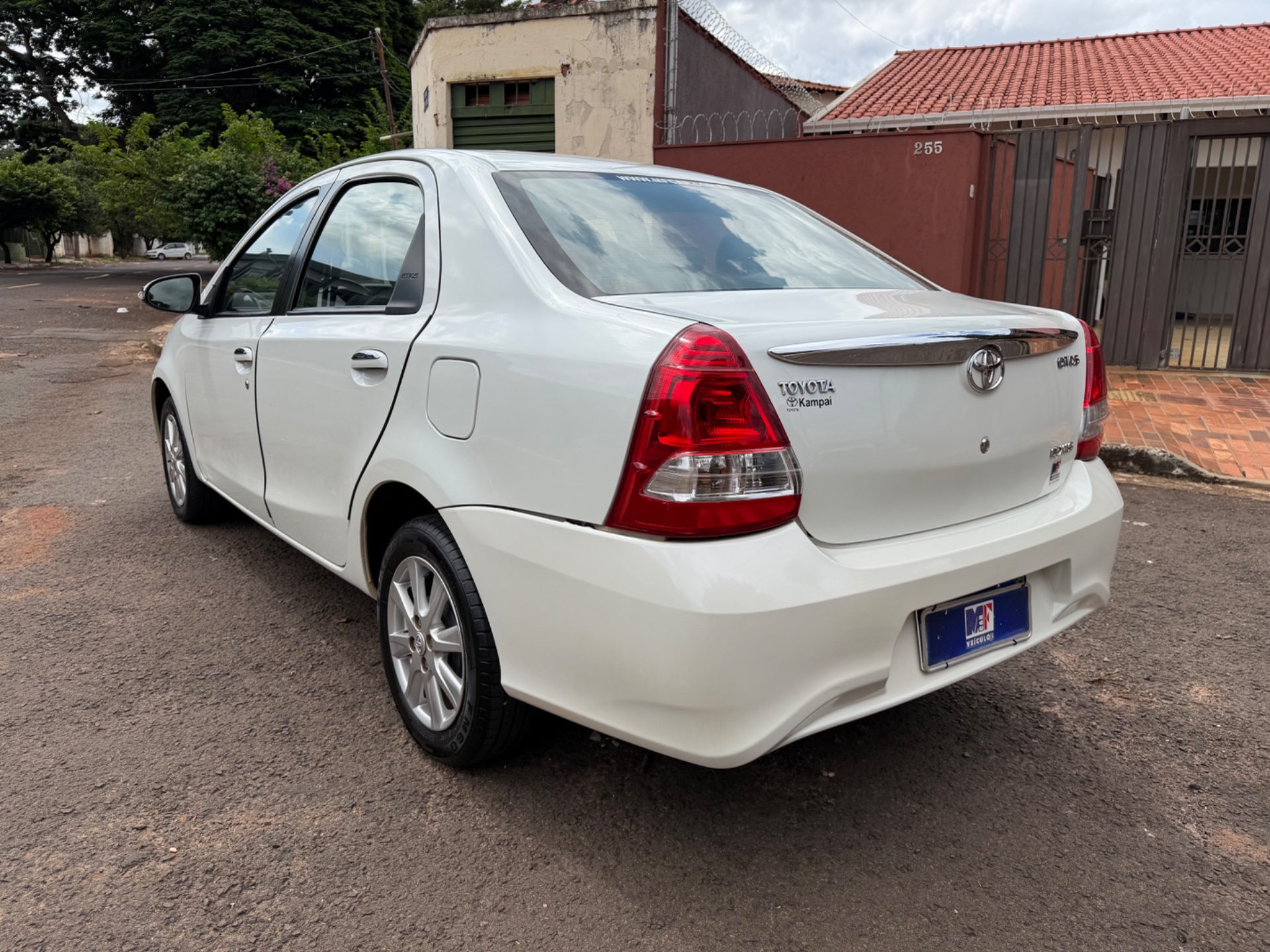 TOYOTA Etios Sedan XLS 1.5 16v 2017 - miniatura 3