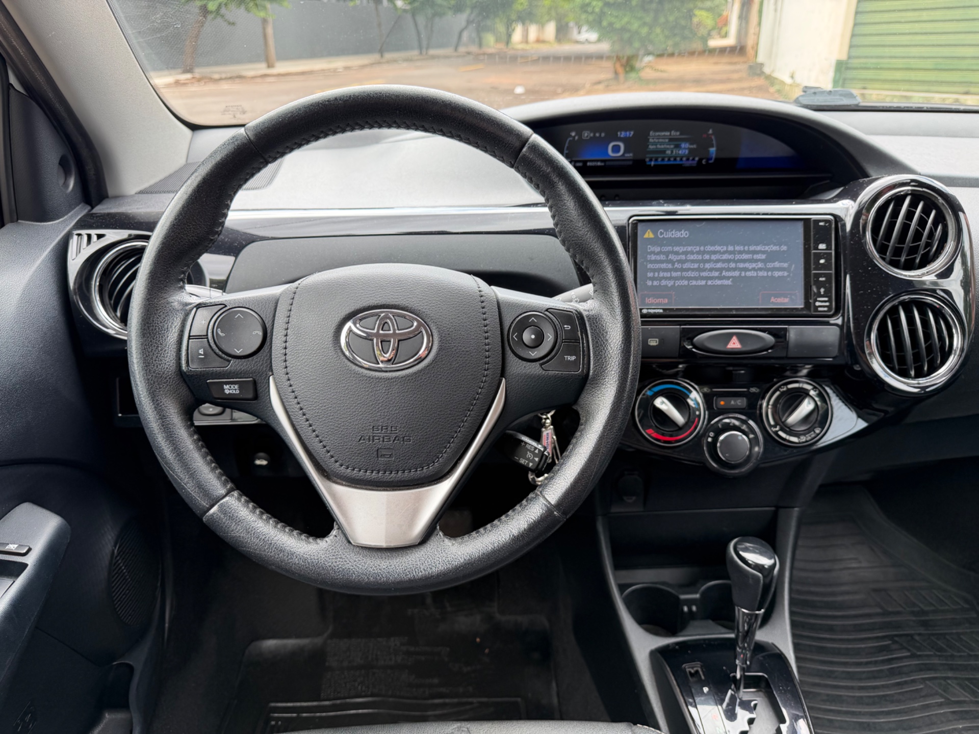 TOYOTA Etios Sedan XLS 1.5 16v 2017 - miniatura 6
