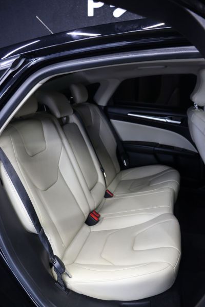 FORD Fusion Titanium 2.0T 16v AWD 2018 - miniatura 13