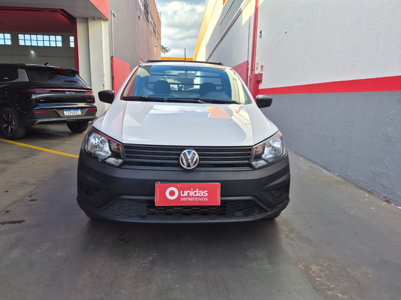 VOLKSWAGEN Saveiro Robust 1.6 16v C.S. 2023 - miniatura 3