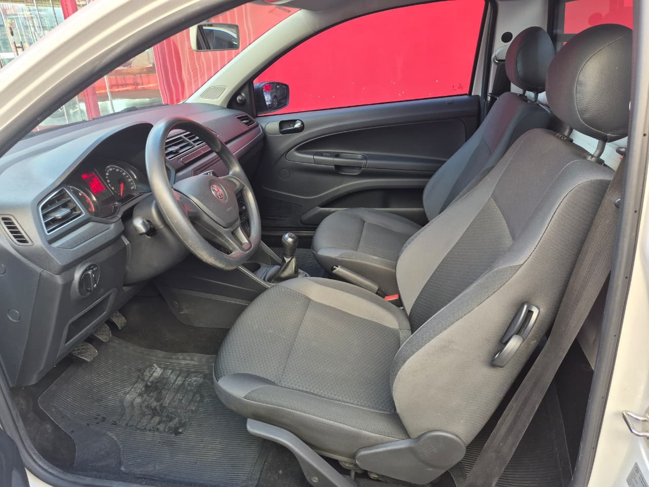 VOLKSWAGEN Saveiro Robust 1.6 16v C.S. 2023 - miniatura 8