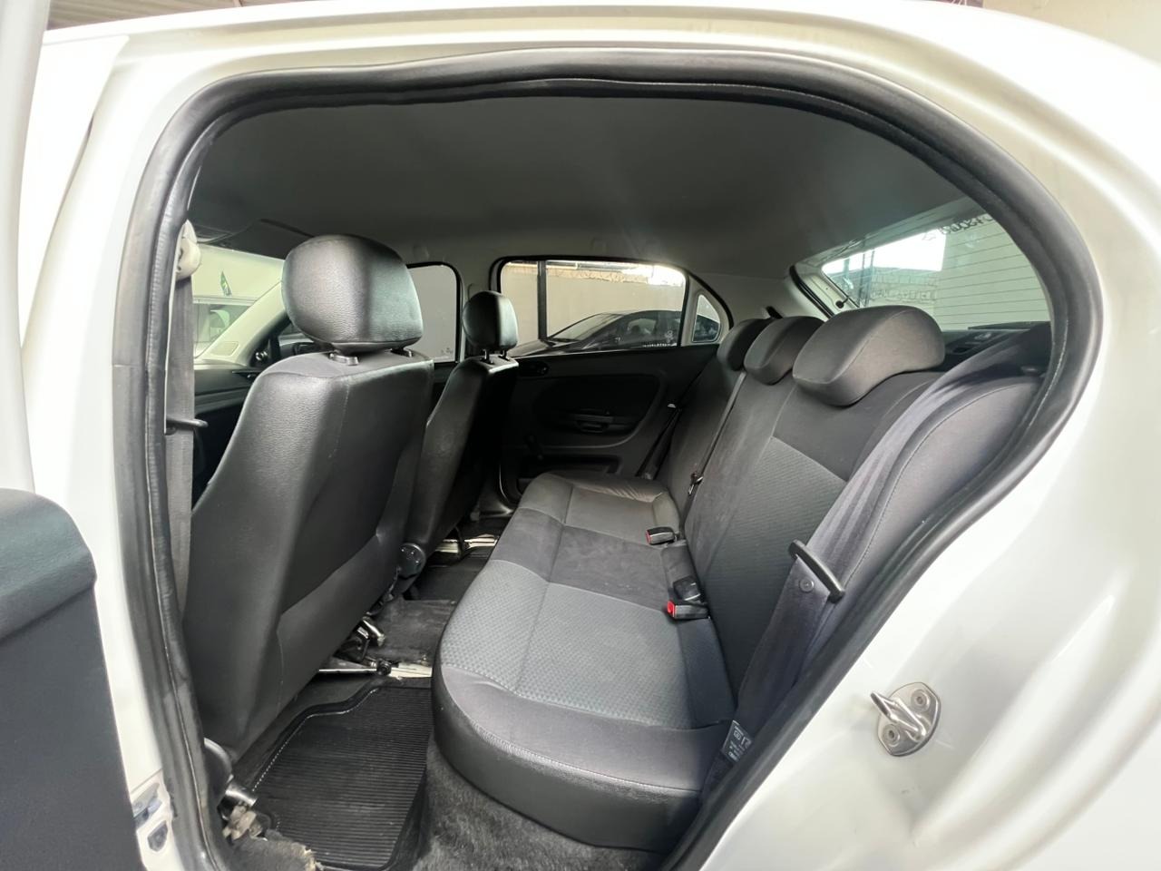 VOLKSWAGEN Gol 1.0 12v 4p. 2023 - miniatura 2