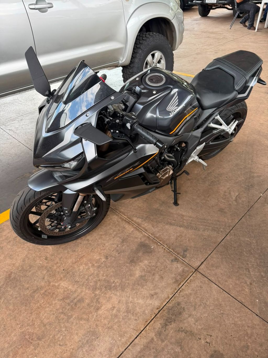 HONDA CBR 650R 2023 - miniatura 2