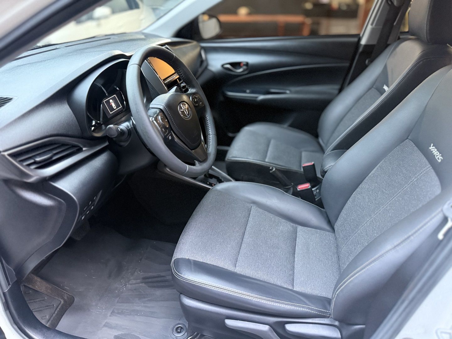 TOYOTA Yaris Hatch XS 1.5 16v 2024 - miniatura 7