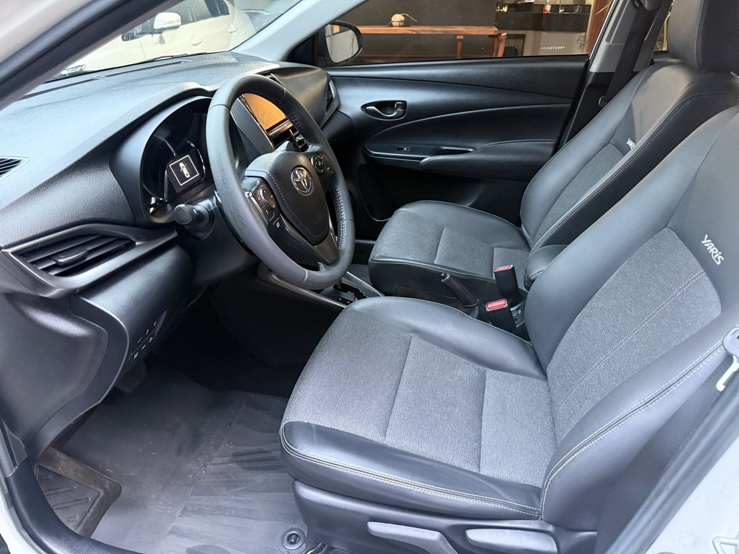 TOYOTA Yaris Hatch XS 1.5 16v 2024 - miniatura 10