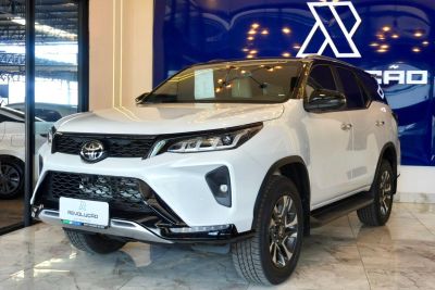 TOYOTA Hilux SW4 Diamond D4-D 2.8TDi 16v 4x4 2025 - miniatura 2