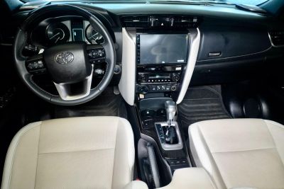 TOYOTA Hilux SW4 Diamond D4-D 2.8TDi 16v 4x4 2025 - miniatura 4