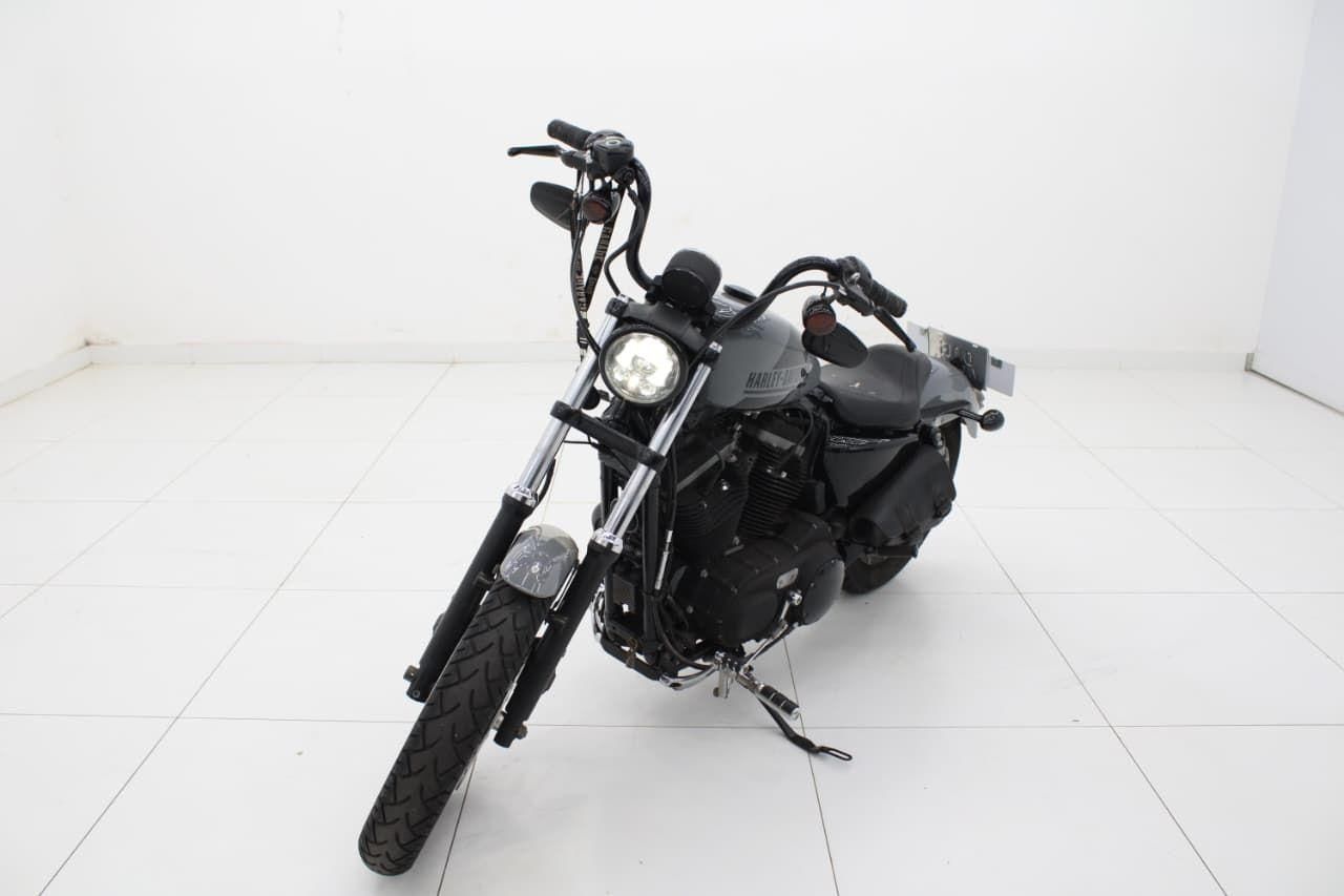 Vista principal de HARLEY-DAVIDSON Sportster XL 883 Iron 2013