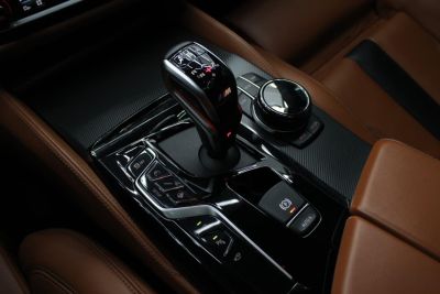 BMW M 5 4.4T V8 32v 2019 - miniatura 14