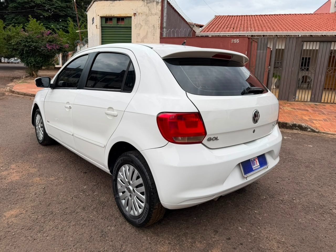 VOLKSWAGEN Gol 1.6 I-Motion 4p. 2013 - miniatura 3
