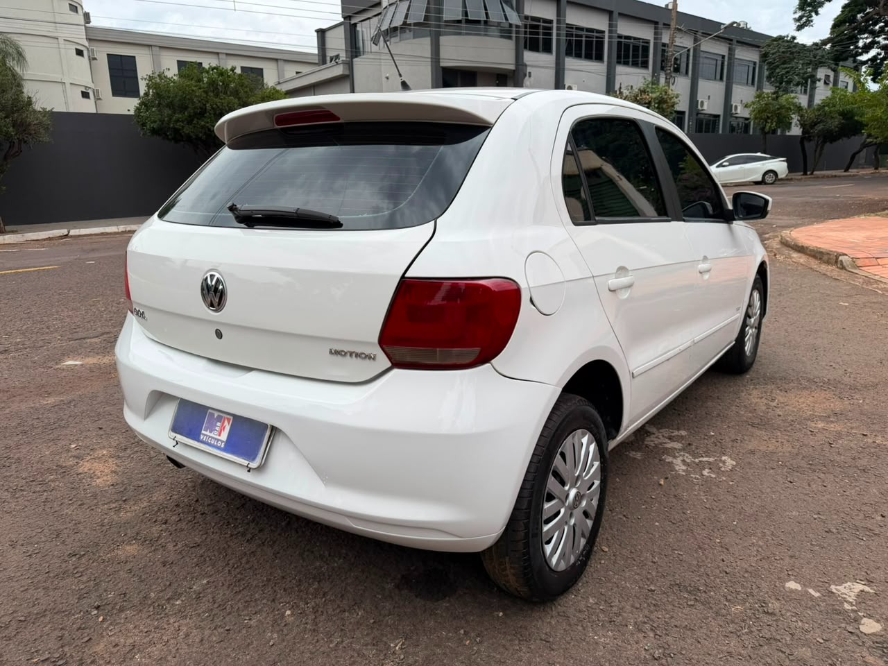 VOLKSWAGEN Gol 1.6 I-Motion 4p. 2013 - miniatura 4