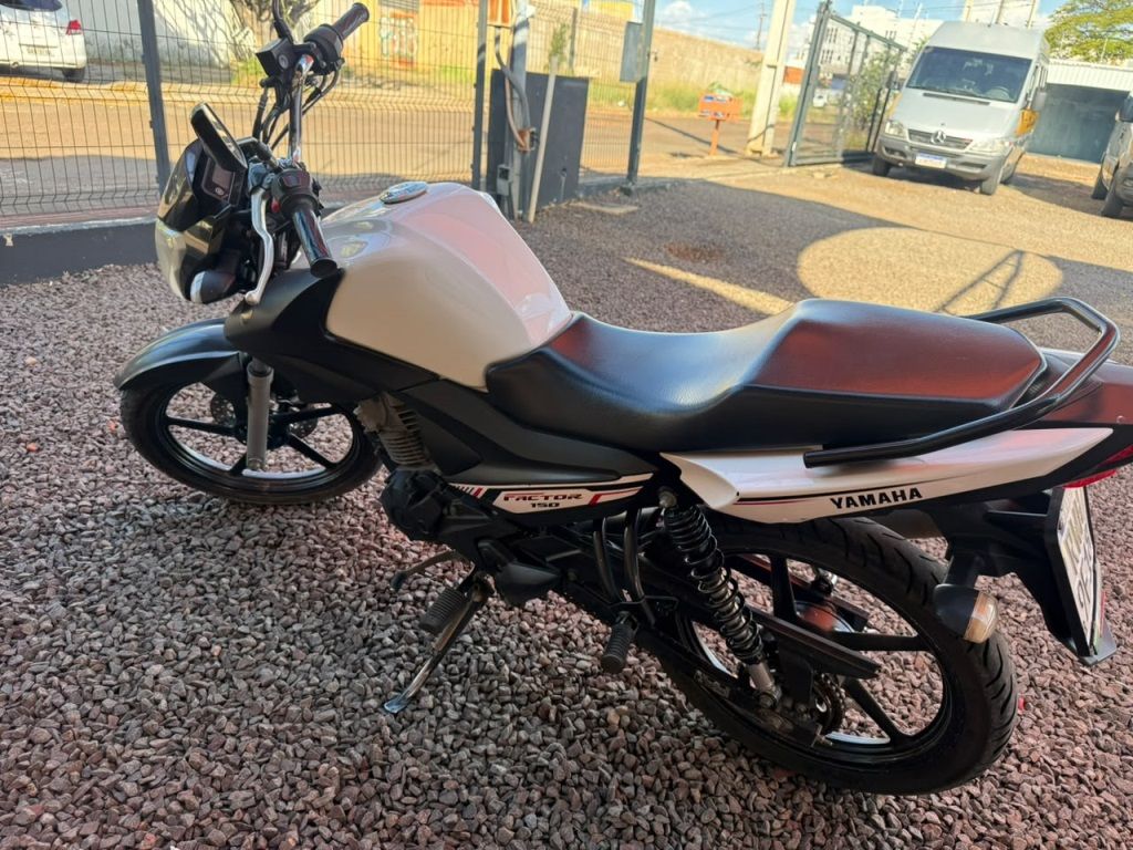YAMAHA YBR 150 ED Factor 2023 - miniatura 4