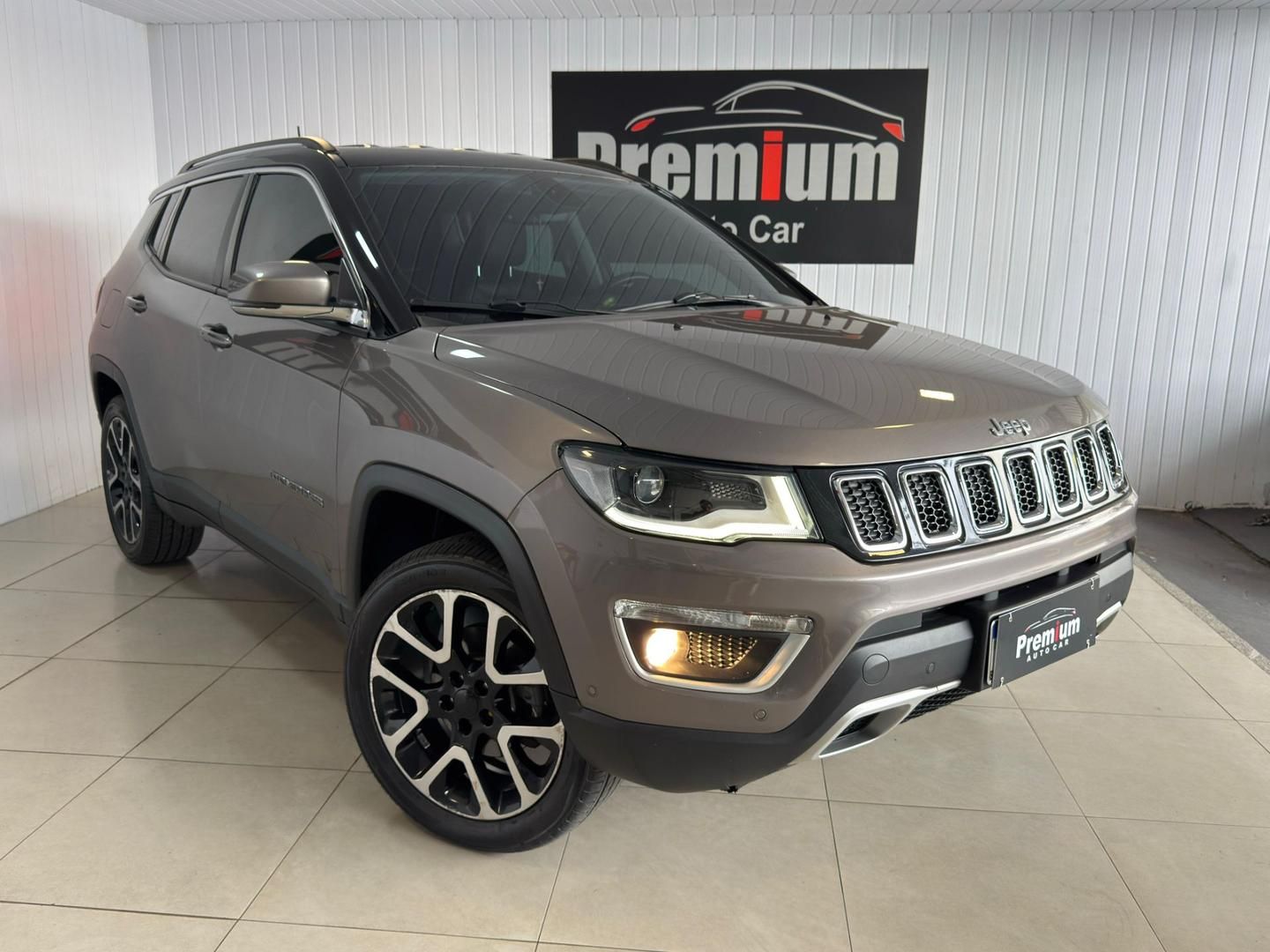 Vista principal de JEEP Compass Limited 2.0TDi 16v 4x4 2020