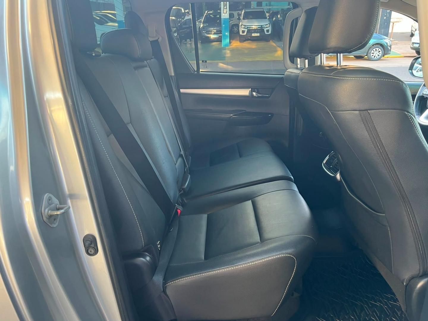 TOYOTA Hilux SRV D4-D 2.8TDi 16v 4X4 C.D. 2019 - miniatura 8