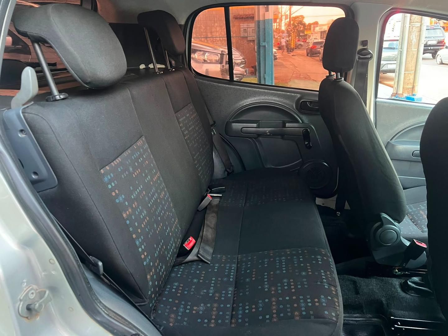 FIAT Uno Vivace 1.0 4p. 2016 - miniatura 7