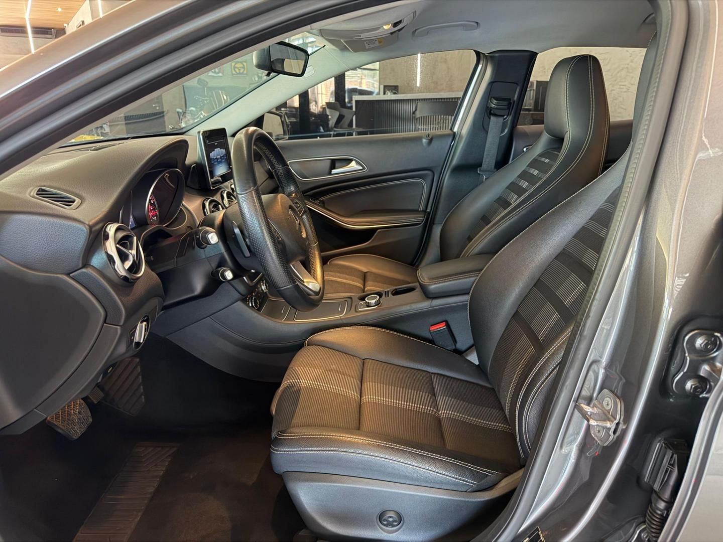 MERCEDES-BENZ GLA 200 Advance 1.6T 16v 2019 - miniatura 11