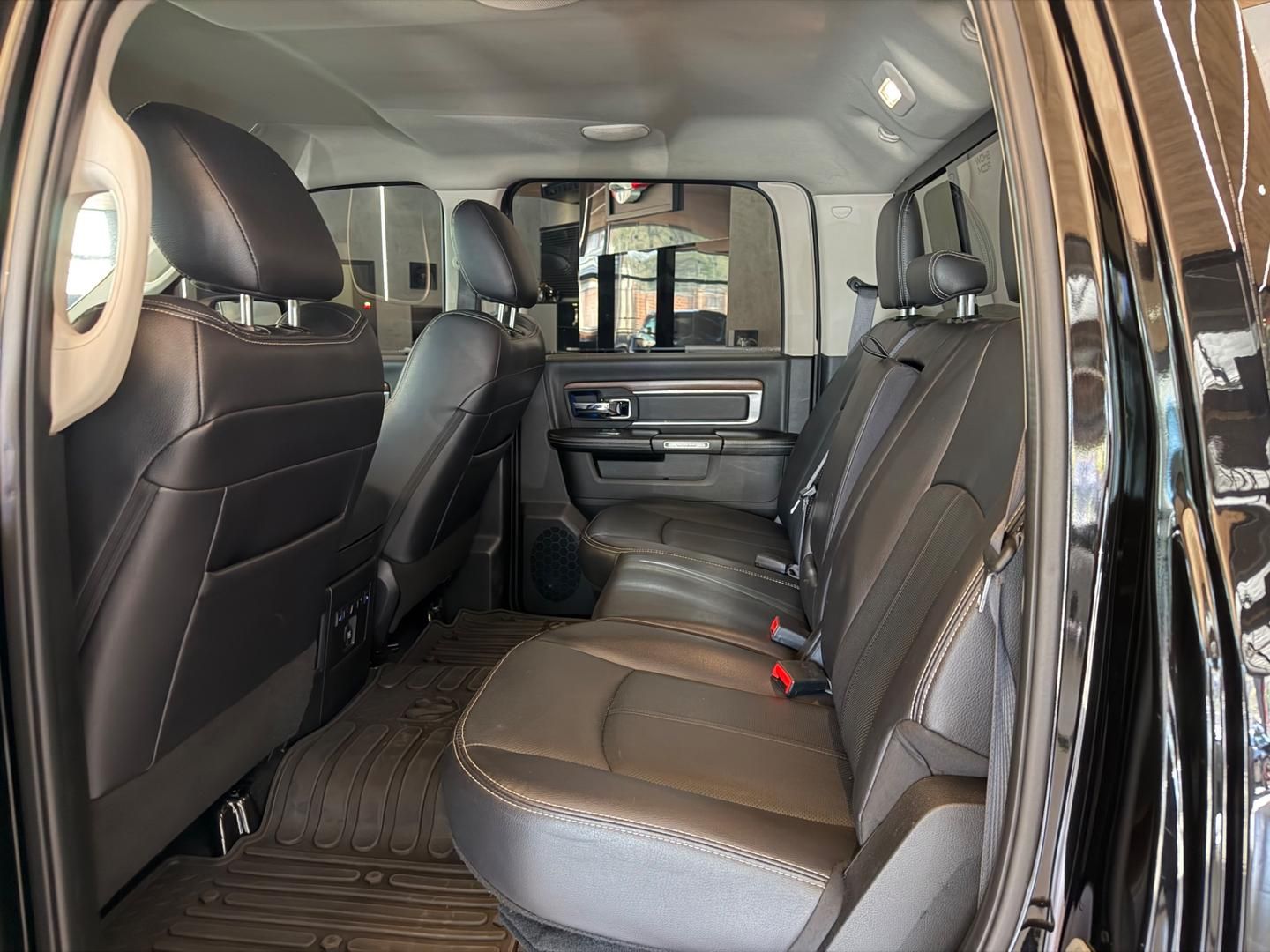RAM 1500 Classic Laramie 5.7 V8 4X4 C.D. 2022 - miniatura 5