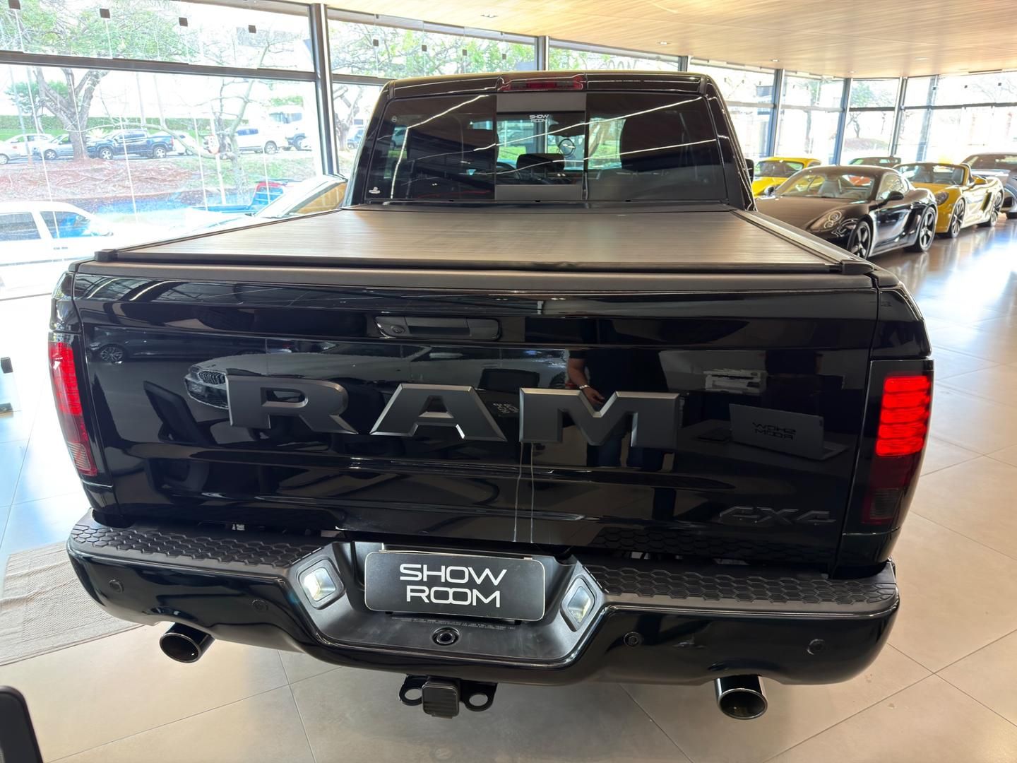 RAM 1500 Classic Laramie 5.7 V8 4X4 C.D. 2022 - miniatura 9