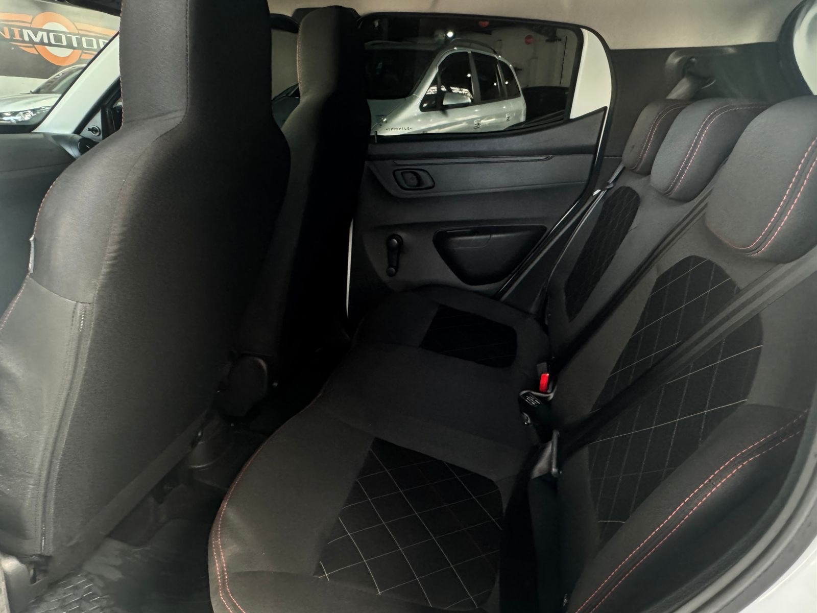 RENAULT Kwid Zen 1.0 12v 2025 - miniatura 9