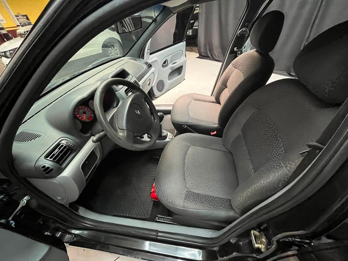 RENAULT Clio Hatch 1.0 16v 4p. 2006 - miniatura 12