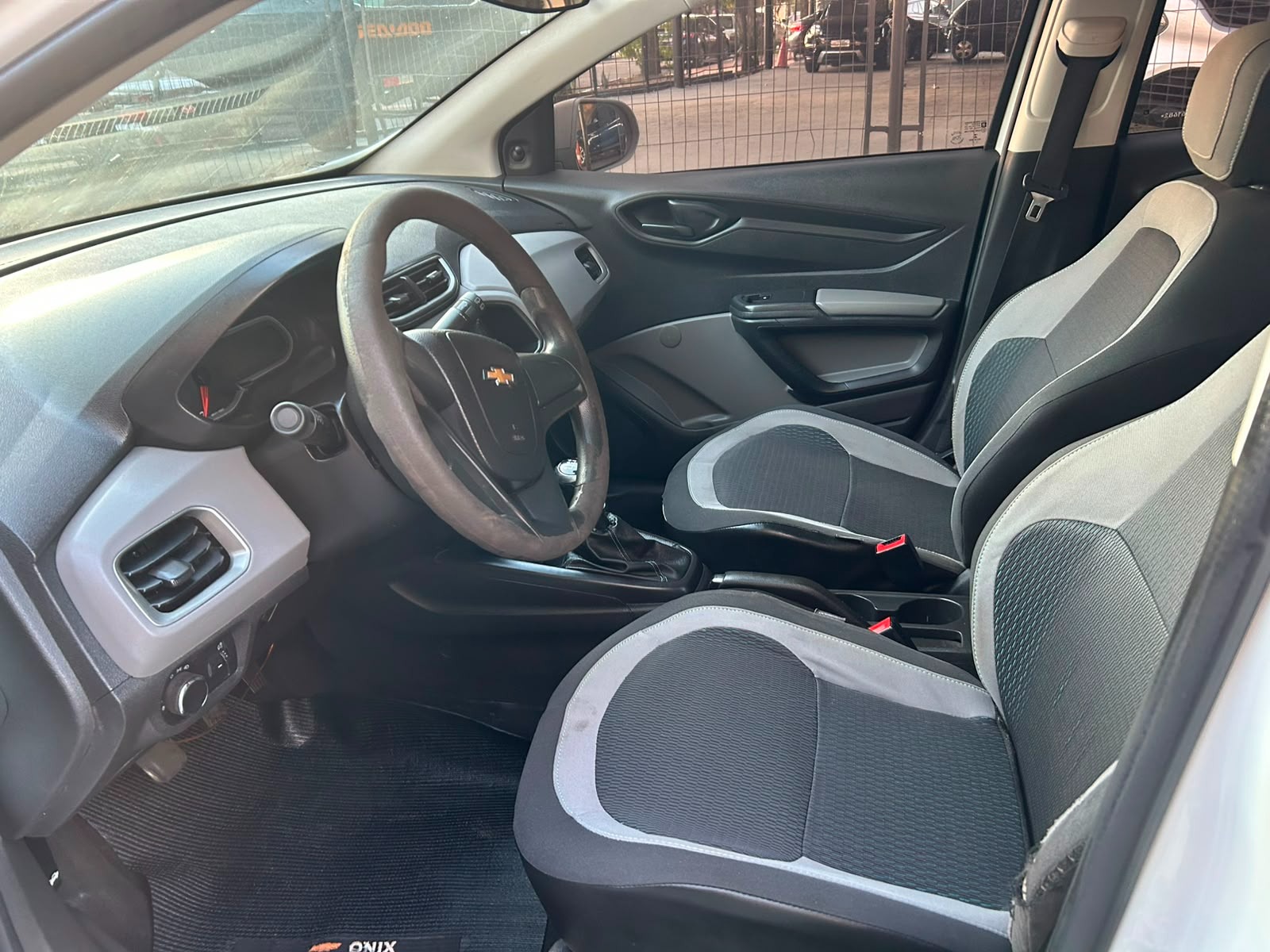 CHEVROLET Onix LS 1.0 2015 - miniatura 7