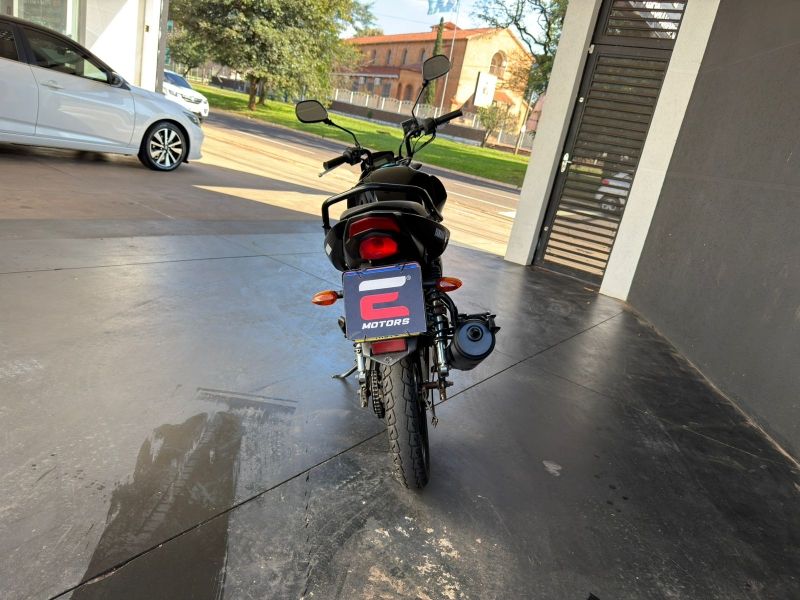 YAMAHA YBR 125 ED Factor 2017 - miniatura 4