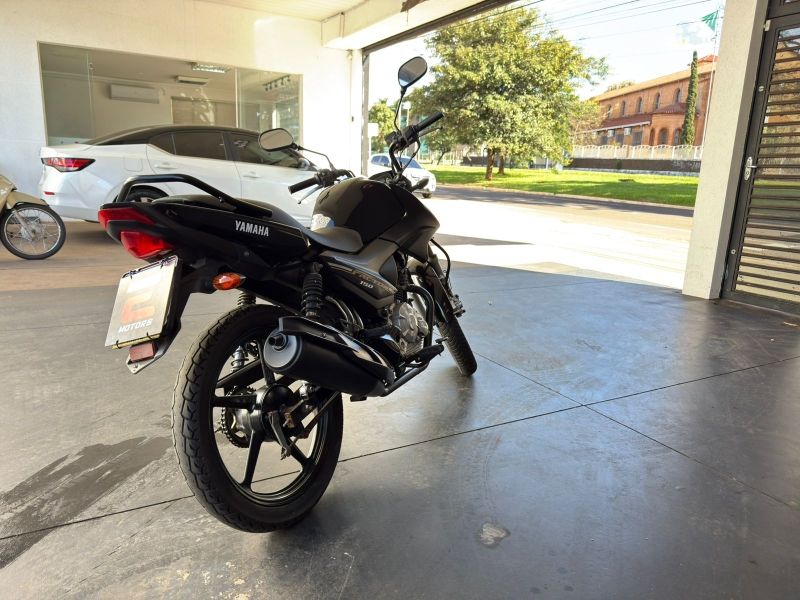 YAMAHA YBR 125 ED Factor 2017 - miniatura 5