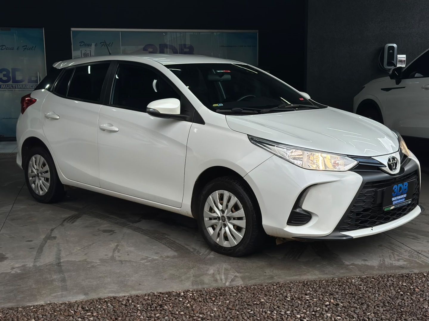 TOYOTA Yaris Hatch XS Connect 1.5 16v 2023 - miniatura 3