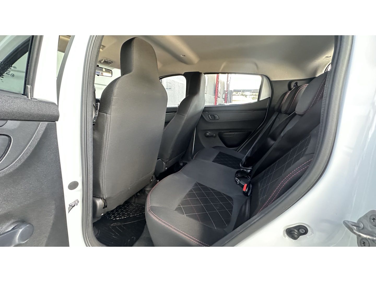 RENAULT Kwid Zen 1.0 12v 2025 - miniatura 12