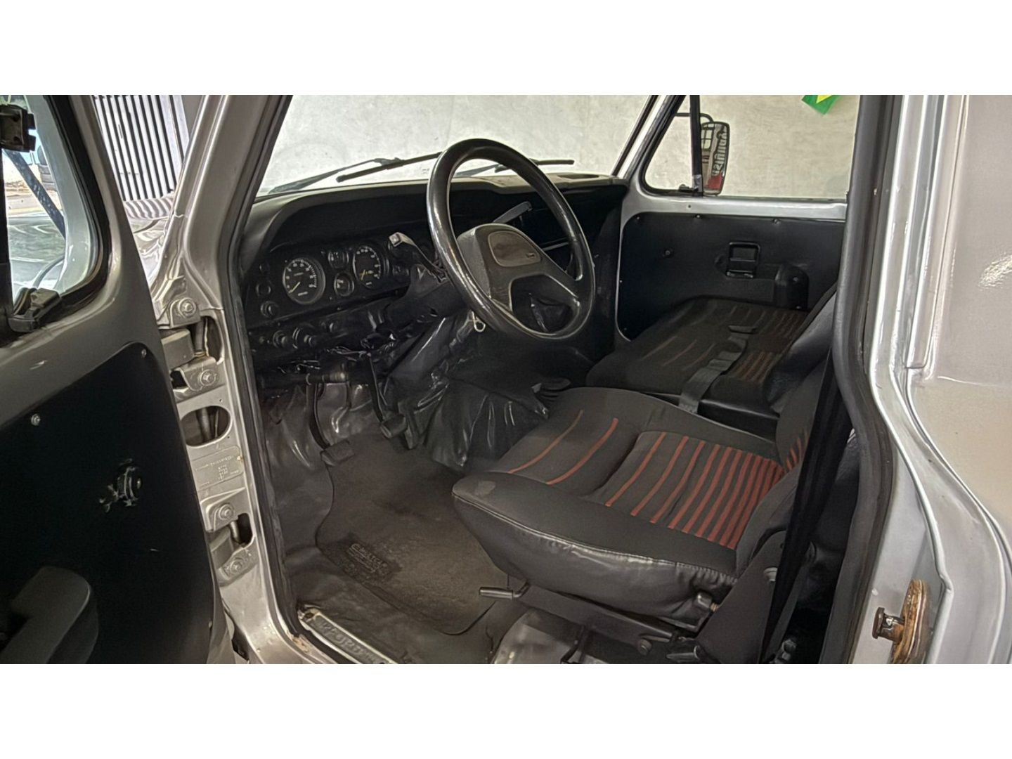 FORD F1000 Turbo 3.9TD 1988 - miniatura 8